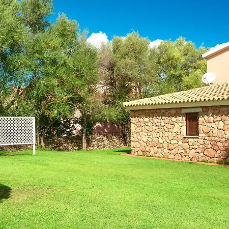 With Air Conditioning And Private Outdoor Area In The Center Of San Teodoro Aparthotel *
