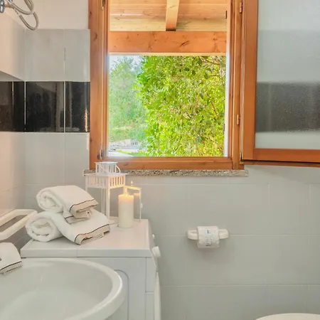 Aparthotel With Air Conditioning And Private Outdoor Area In The Center Of San Teodoro