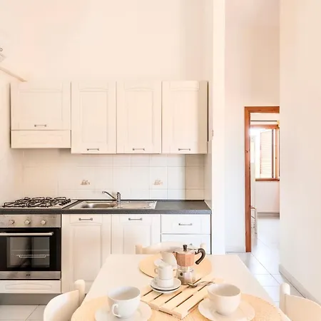 With Air Conditioning And Private Outdoor Area In The Center Of San Teodoro Aparthotel