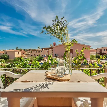 With Air Conditioning And Private Outdoor Area In The Center Of San Teodoro Aparthotel *