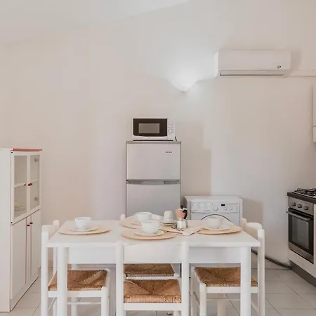 With Air Conditioning And Private Outdoor Area In The Center Of San Teodoro San Teodoro (Sardinia)