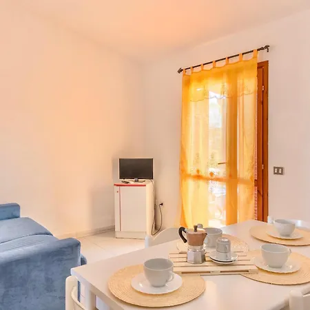 With Air Conditioning And Private Outdoor Area In The Center Of San Teodoro Aparthotel