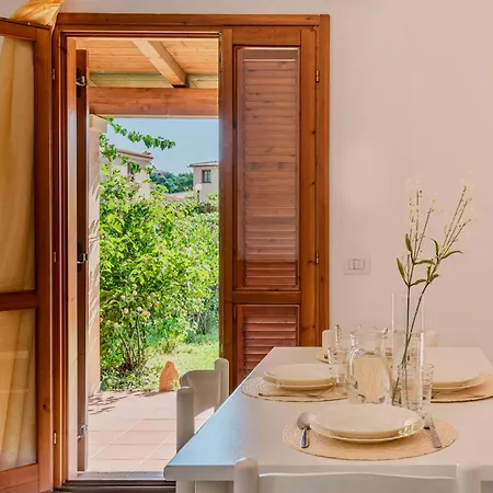 With Air Conditioning And Private Outdoor Area In The Center Of San Teodoro Aparthotel San Teodoro (Sardinia)