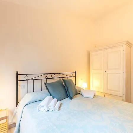 Апарт-отель With Air Conditioning And Private Outdoor Area In The Center Of