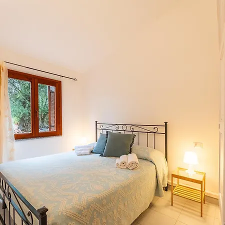 With Air Conditioning And Private Outdoor Area In The Center Of 3*