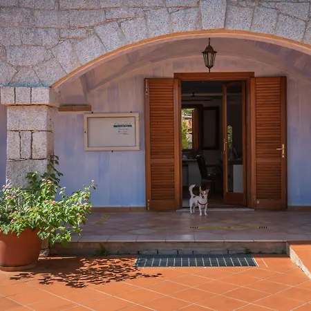 Aparthotel With Air Conditioning And Private Outdoor Area In The Center Of *