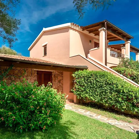 With Air Conditioning And Private Outdoor Area In The Center Of * San Teodoro (Sardinia)