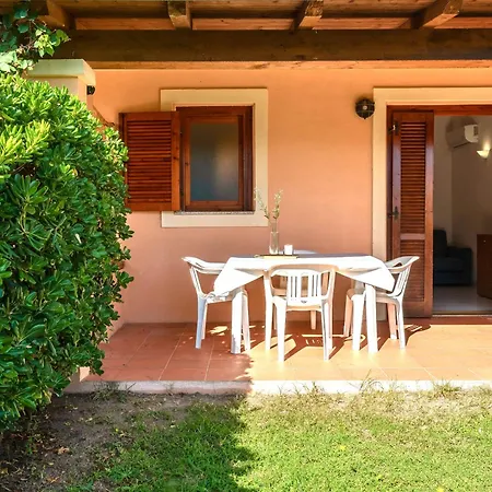 With Air Conditioning And Private Outdoor Area In The Center Of Aparthotel San Teodoro (Sardinia)