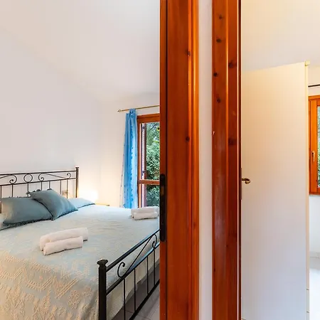 Apart-hotel With Air Conditioning And Private Outdoor Area In The Center Of San Teodoro (Sardinia)