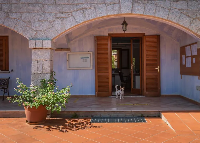 Apartahotel With Air Conditioning And Private Outdoor Area In The Center Of 3*
